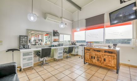Color and Cut  : Coiffeur à Peypin