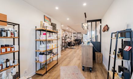 Le Carré Moustache : Barbier à Libourne