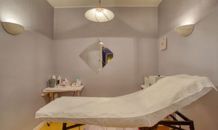 Parfumerie Maud Centre de Beauté  : Coiffeur à Miribel