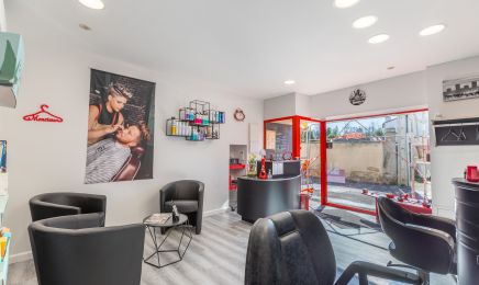 Valérie Coiffure : Coiffeur à Gond-Pontouvre
