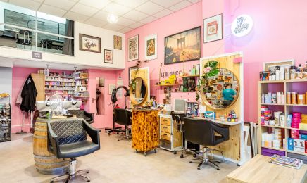 TCB - Tatoueur Coiffeuse Barbier : Coiffeur à Vichy