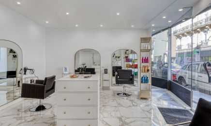 AKG  HAIR : Coiffeur à Bordeaux