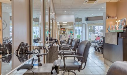 Le Monde de Jen  : Coiffeur à Castelnau-le-Lez