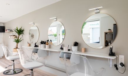 M Beauty : Coiffeur à Bû