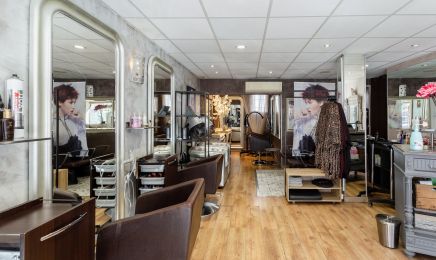 Couleurs latine : Coiffeur à Six-Fours-les-Plages