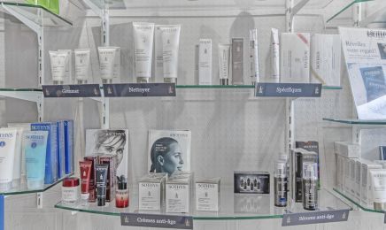 Aux halles de la beauté : Manucure à Marmande