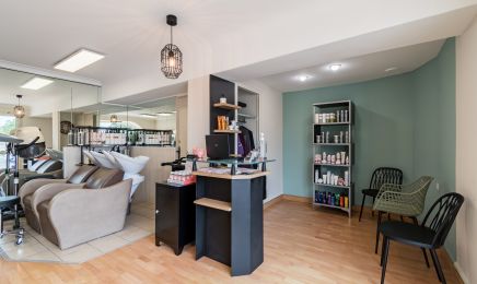 Amélie C : Coiffeur à Lux