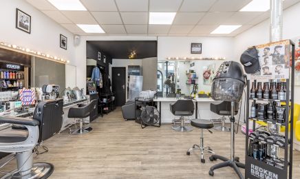 Au 84 - ARTISAN COIFFEUR AGRÉE : Coiffeur à Paris