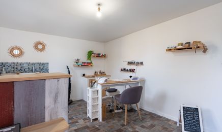 Cabane à Ongles  : Manucure à Pessac