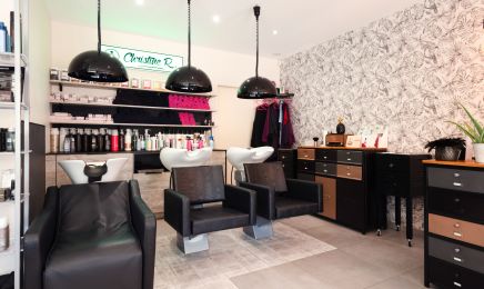 Christine R. Coiffeur - Maquilleur : Coiffeur à Baerenthal