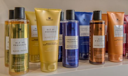 Un Hair de Plume : Coiffeur à Pont-Saint-Esprit