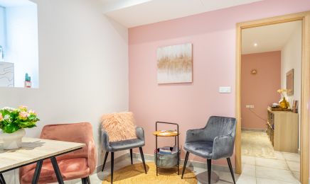 Rose Poudrée : Manucure à Épinal