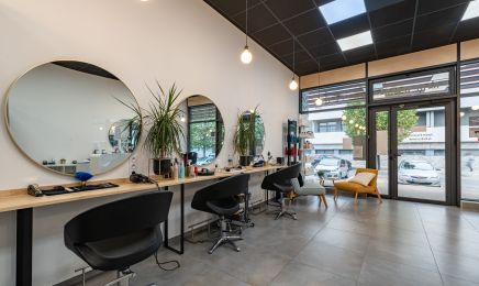 KM coiffure - L'instant bien être  : Manucure à Montpellier