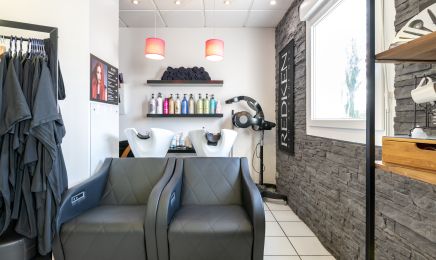 Un cheveu m'a dit - Spécialiste du végétal : Coiffeur à Ploudaniel
