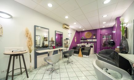 Créative coiffure Perrat Karine : Coiffeur à Thoissey
