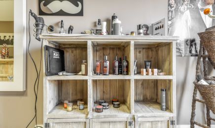 L'Homme : Barbier à Estaires
