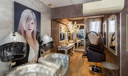 Couleurs latine : Coiffeur à Six-Fours-les-Plages