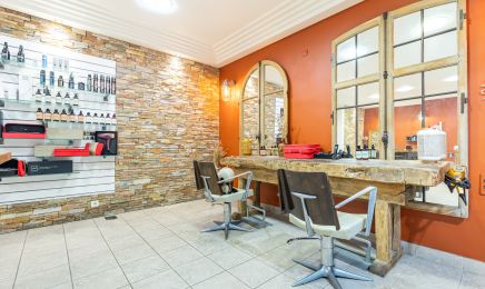 Christopher Stasser Artisan Coiffeur : Manucure à Pontoise