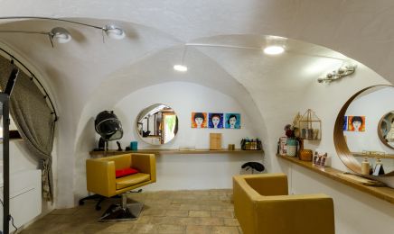 Valentine T  : Coiffeur à Lambesc