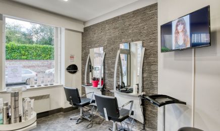 De Mèche Avec Vous : Coiffeur à Les Loges