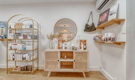 Cassandre Beauté : Manucure à Bellegarde