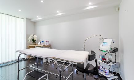 Epil'net Brotteaux - Centre épilation et beauté - Renata França - LPG : Manucure à Lyon