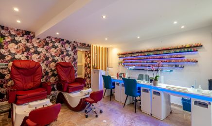 Sky Nails : Manucure à Istres