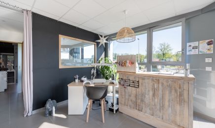L’Insolite : Manucure à Vallières-sur-Fier