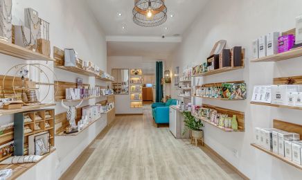 A Fleur de Peau : Manucure à Embrun