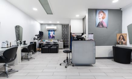 Esly Coiffure Mixte : Coiffeur à Bron