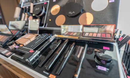 Lilou and make up : Coiffeur à Lagnieu