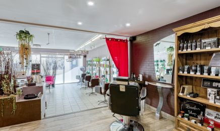 Chic en couleur : Coiffeur à Évron