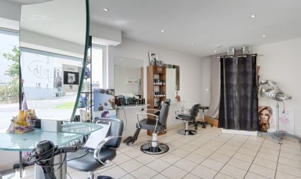 Les Femmes S’emmêlent : Barbier à Joué-lès-Tours    📞 02.47.67.26.25