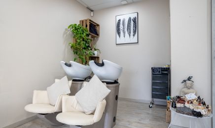 Salon d'Emilie et Une Folie : Coiffeur à Landiras