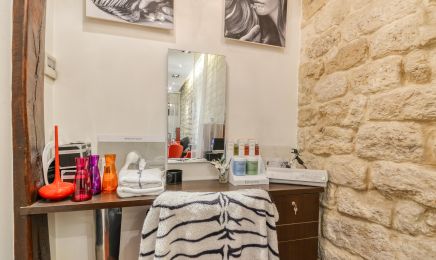 Veronica b : Coiffeur à Paris