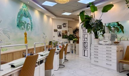 Mom‘s Nails: Nagelstudio in Hamburg