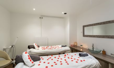 Les Bains d'Ambre : Manucure à Courbevoie