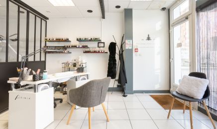 So Chic Ongles & Cils  : Manucure à Le Mans