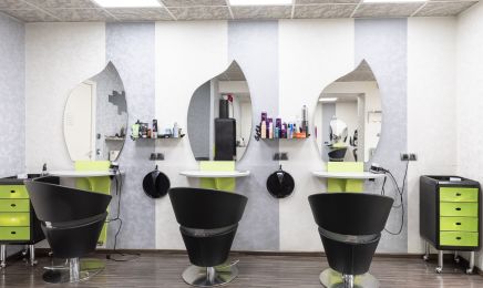 D'ici et d'ailleurs : Coiffeur à Étain