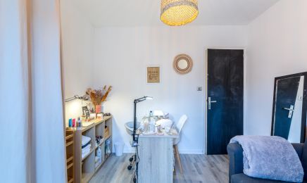 Mamaby Beauty : Manucure à Sainte-Maxime