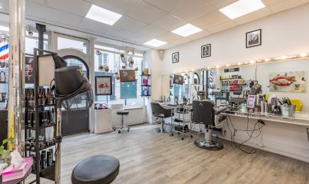 Au 84 - ARTISAN COIFFEUR AGRÉE : Coiffeur à Paris