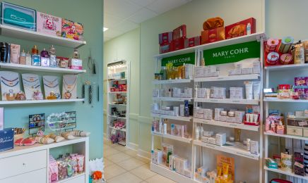 Institut R'eve De Beauté  : Institut de beauté à Le Donjon
