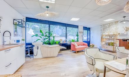 Celine Masullo - Spécialiste coloration végétale & minérale : Coiffeur à Caveirac