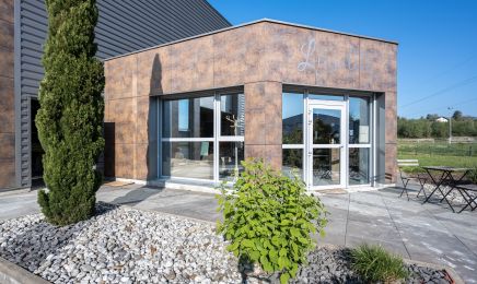 L’Insolite : Manucure à Vallières-sur-Fier