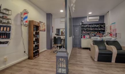 Un Hair de Plume : Coiffeur à Pont-Saint-Esprit