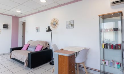 Ongles Cyna : Institut de beauté à Charvieu-Chavagneux