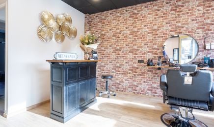 Laura Artisan Coiffeur  : Coiffeur à Périers