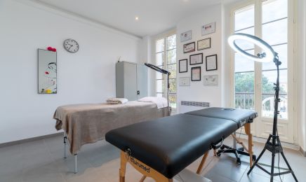 Au fil des cils  : Manucure à Le Muy