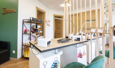 Les Ongles De Laura  : Institut de beauté à Le Monteil