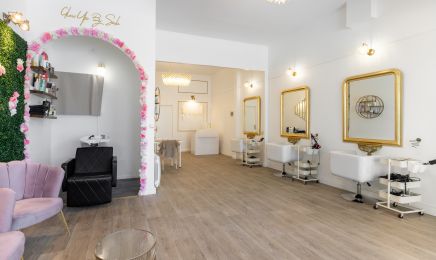 Glow Up By Sab : Manucure à Villeurbanne